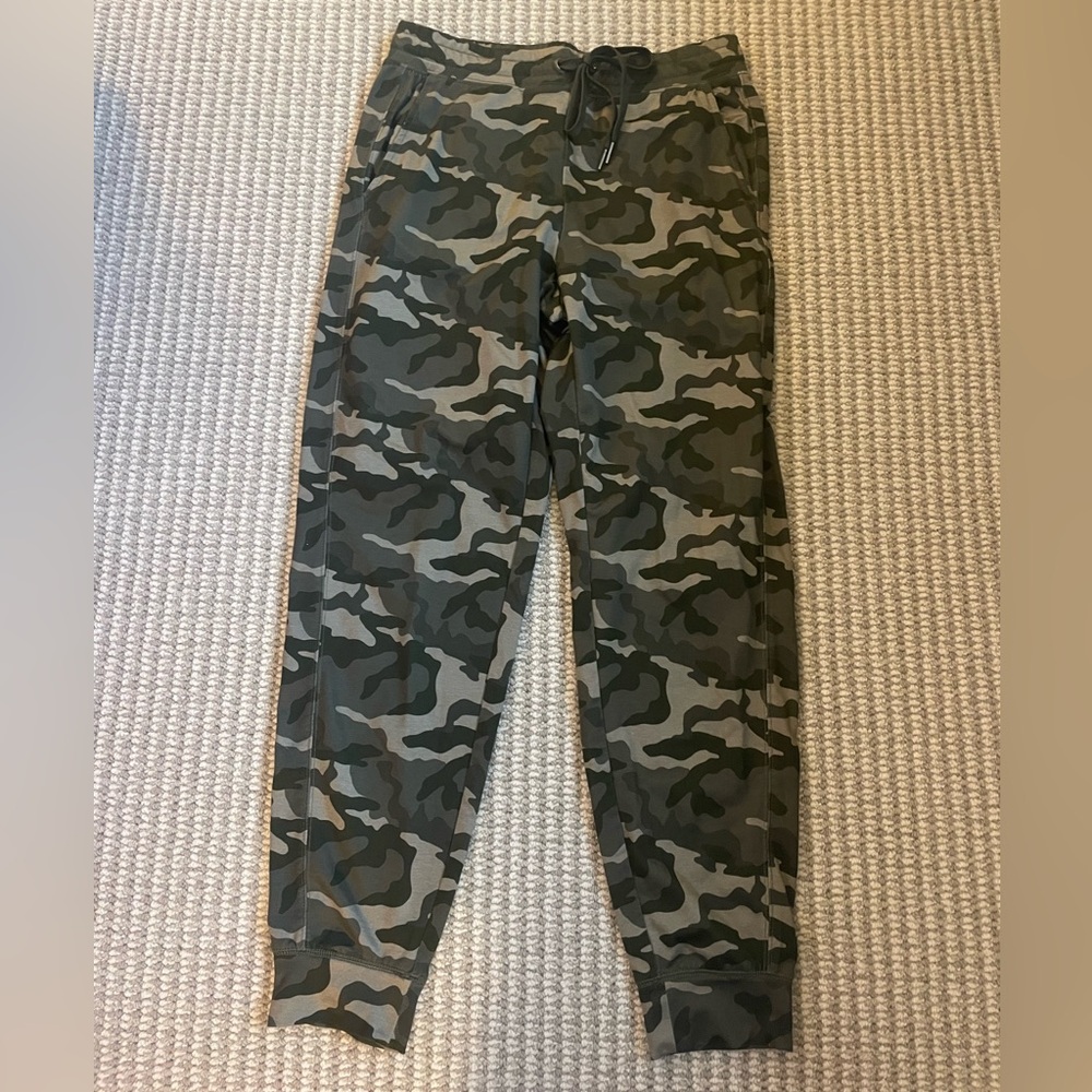 American Eagle joggers
